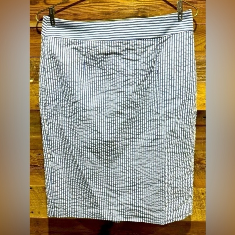 Banana Republic mini pencil Skirt White Blue seersucker pinstripes party street